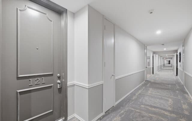 1-bedroom rental at 7709 Broadway Unit 121 in San Antonio, TX — photo 4
