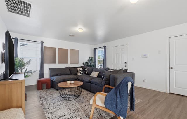 3-bedroom rental at 5938 Autumn Palms in San Antonio TX