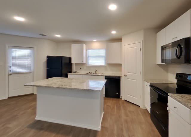 3-bedroom rental at 13215 Winemaker in San Antonio, TX — photo 4