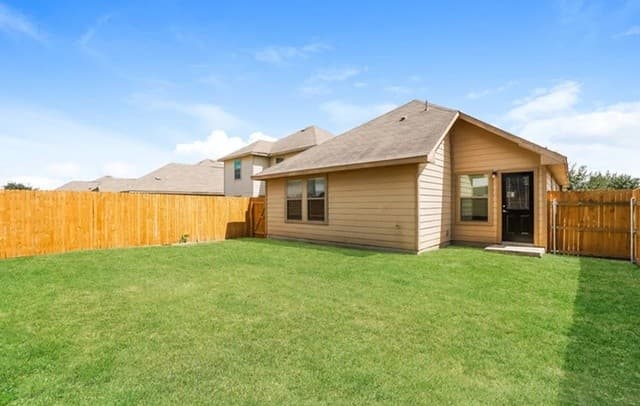 3-bedroom rental at 6003 Camier Cove in San Antonio, TX — photo 2