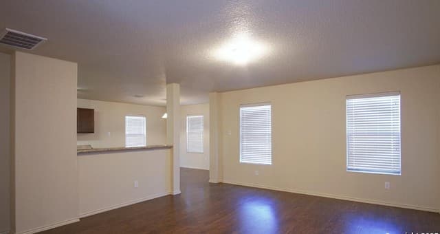 4-bedroom rental at 5907 Camier Cove in San Antonio, TX — photo 2