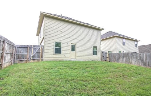 3-bedroom rental at 5523 Degan Way in San Antonio, TX — photo 4