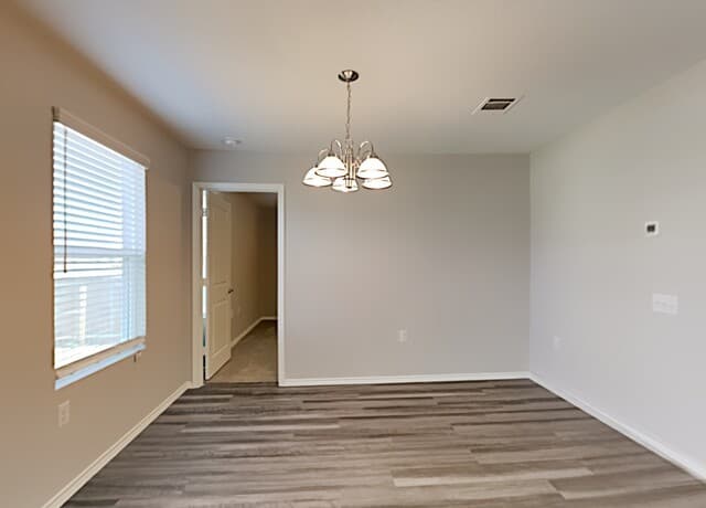 3-bedroom rental at 6815 Hibiscus in San Antonio, TX — photo 4