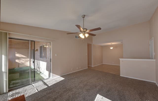 2-bedroom rental at 1431 Loma Alto Rd Unit 4 in San Antonio, TX — photo 4