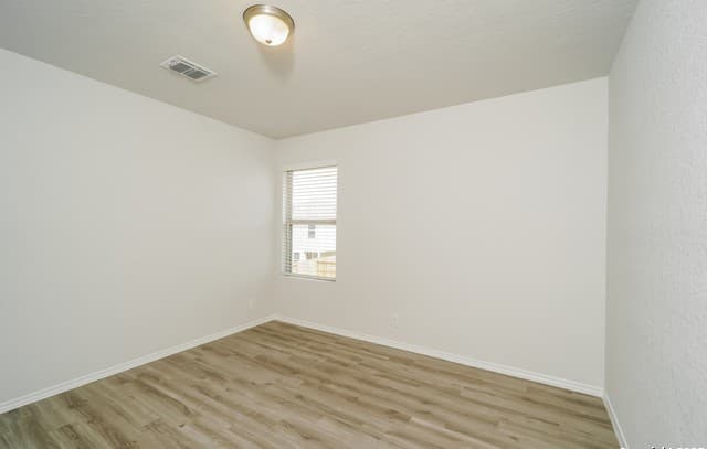 3-bedroom rental at 10431 Clearwater Way in San Antonio, TX — photo 5