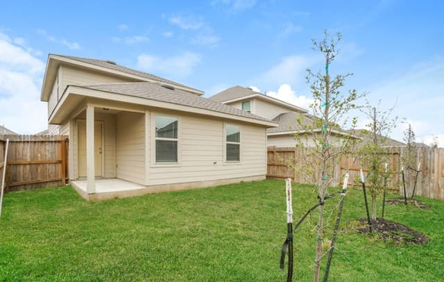 3-bedroom rental at 10332 Green Branch in San Antonio, TX — photo 2