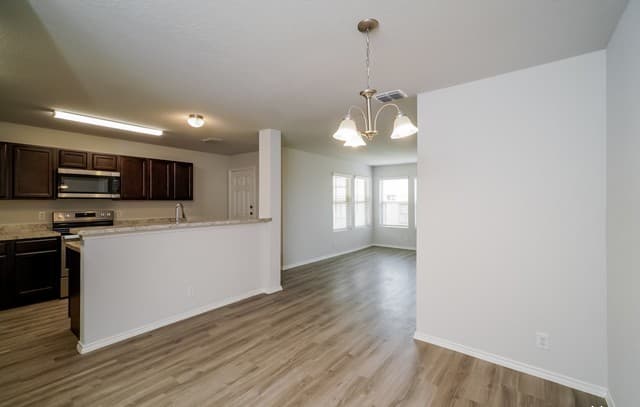 3-bedroom rental at 2330 Redlove Drive in San Antonio, TX — photo 4