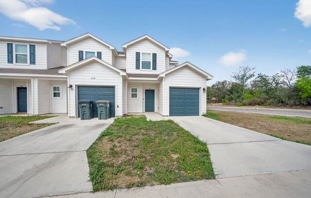 3-bedroom rental at 4110 Swans Landing Unit 101 in San Antonio, TX — photo 4