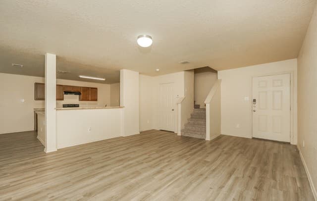 4-bedroom rental at 8915 Bonnie Butler in San Antonio, TX — photo 5