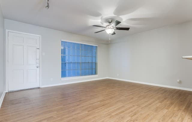1-bedroom rental at 8401 N New Braunfels Unit 207A in San Antonio, TX — photo 4