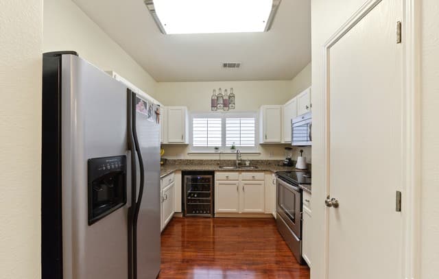 2-bedroom rental at 2619 Crown Arbor Dr in San Antonio, TX — photo 3