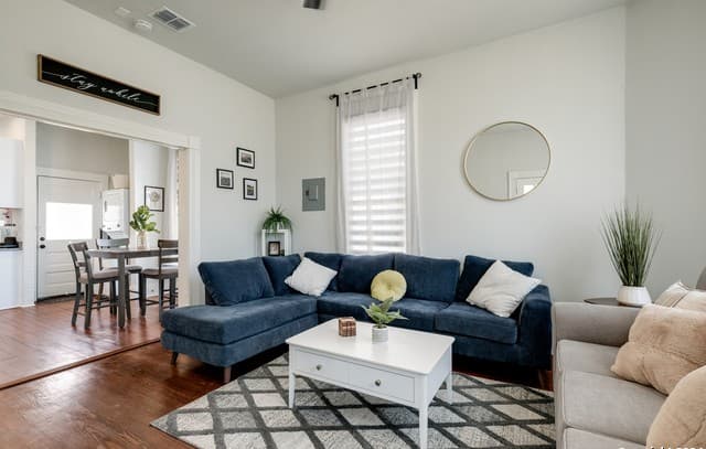1-bedroom rental at 732 Lamar St Unit 1 in San Antonio TX