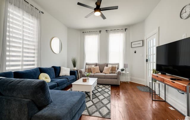 1-bedroom rental at 732 Lamar St Unit 1 in San Antonio, TX — photo 4