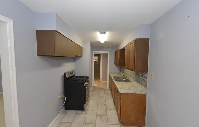 4-bedroom rental at 302 Artemis in San Antonio, TX — photo 5
