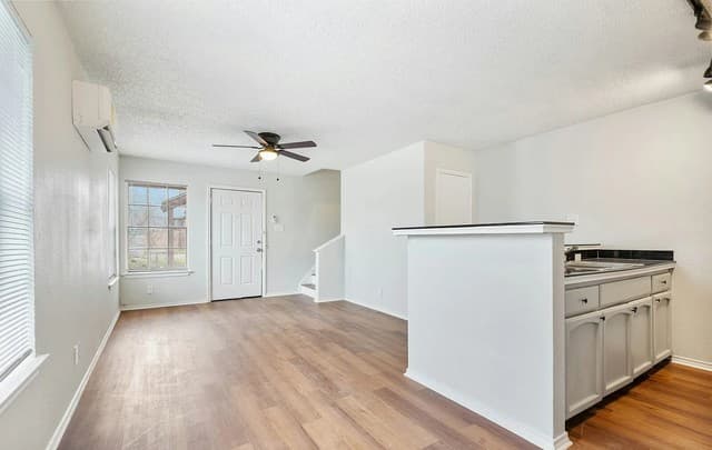 2-bedroom rental at 131 Elsie Ave Unit 301 in San Antonio TX