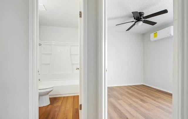 2-bedroom rental at 131 Elsie Ave Unit 301 in San Antonio, TX — photo 5
