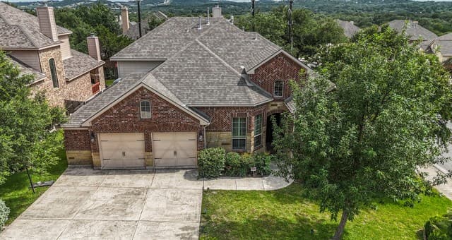 4-bedroom rental at 8718 Silver Rock in San Antonio, TX — photo 3