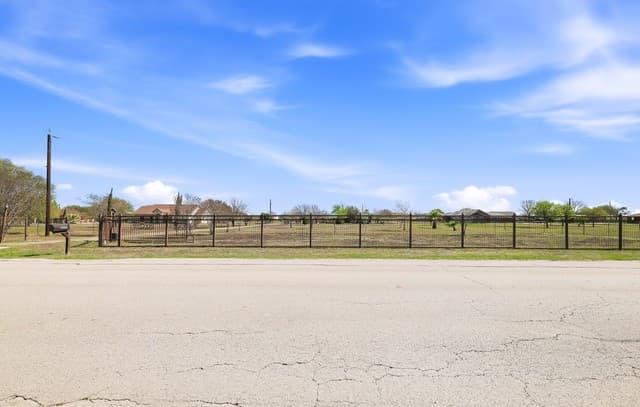 4-bedroom rental at 11421 Ware Seguin in Schertz, TX — photo 2