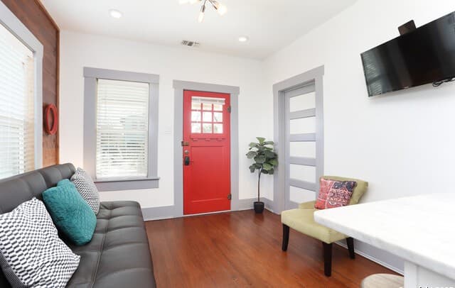 2-bedroom rental at 131 Klein St Unit 1 in San Antonio, TX — photo 3