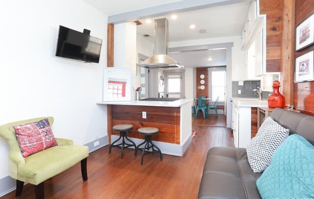 2-bedroom rental at 131 Klein St Unit 1 in San Antonio, TX — photo 4