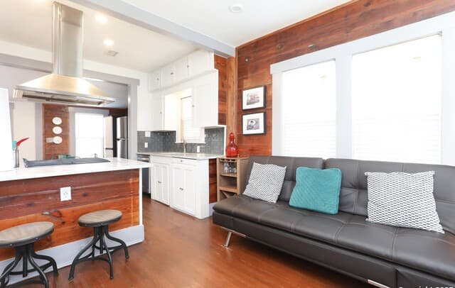 2-bedroom rental at 131 Klein St Unit 1 in San Antonio, TX — photo 5