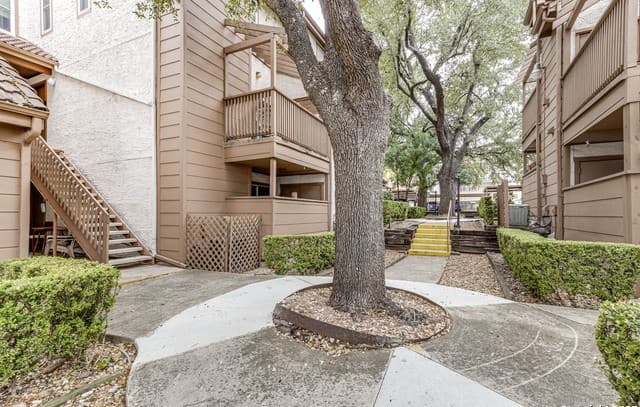 1-bedroom rental at 4107 Medical Unit 5208 in San Antonio, TX — photo 2