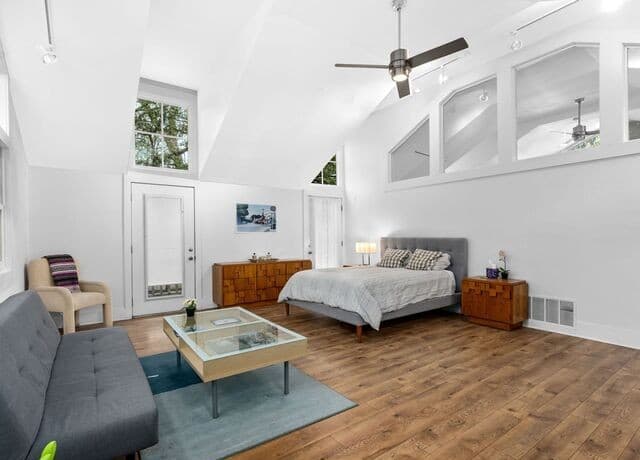 2-bedroom rental at 215 Beauregard - Unit B in San Antonio, TX — photo 5