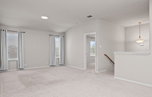 5-bedroom rental at 252 Elisabeth Run in San Antonio, TX — photo 4