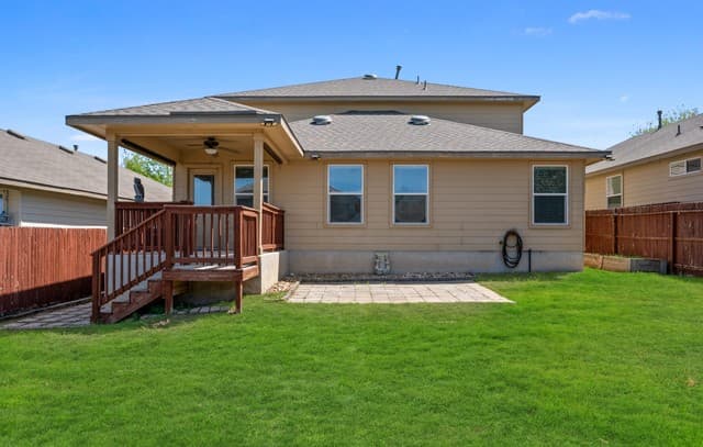5-bedroom rental at 252 Elisabeth Run in San Antonio, TX — photo 5