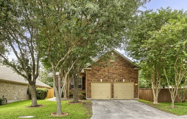 3-bedroom rental at 211 Aster Trail in San Antonio TX