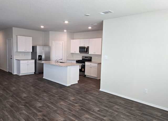 5-bedroom rental at 14674 Clay Ridge Run in San Antonio, TX — photo 5
