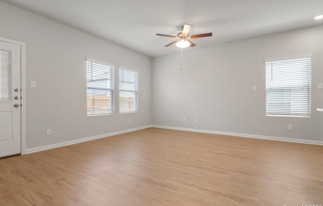 3-bedroom rental at 3929 Abbott Pass Unit 101 in St Hedwig, TX — photo 5