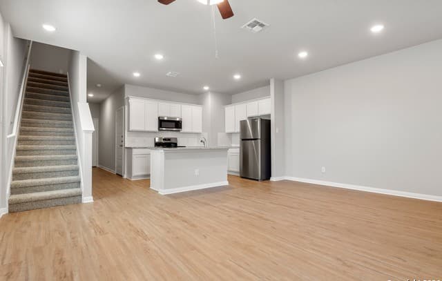 3-bedroom rental at 3925 Abbott Pass Unit 101 in St Hedwig, TX — photo 3