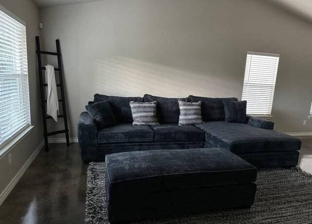 3-bedroom rental at 247 Remington R in Spring Branch, TX — photo 2