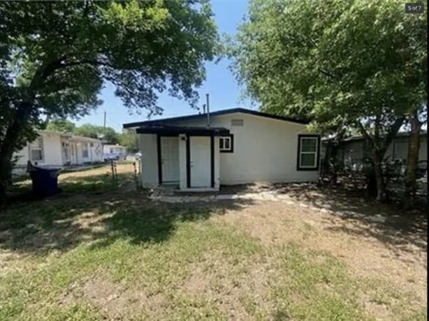 2-bedroom rental at 3038 Weir Avenue in San Antonio, TX — photo 5