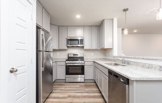 3-bedroom rental at 448 Abigail Aly in San Antonio, TX — photo 3