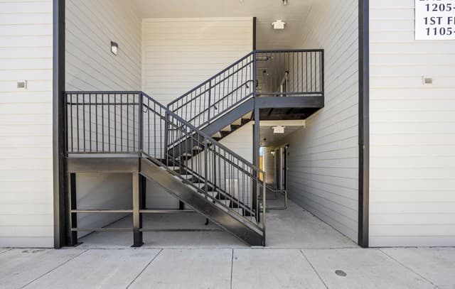 2-bedroom rental at 138 Ware Unit 1103 in San Antonio, TX — photo 2