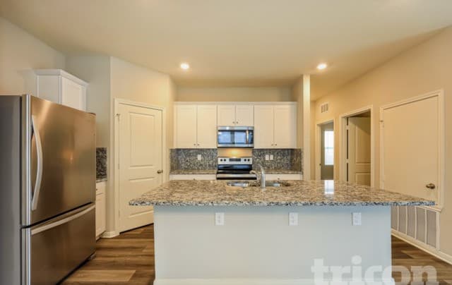 3-bedroom rental at 7410 Boa Hollow in San Antonio, TX — photo 4