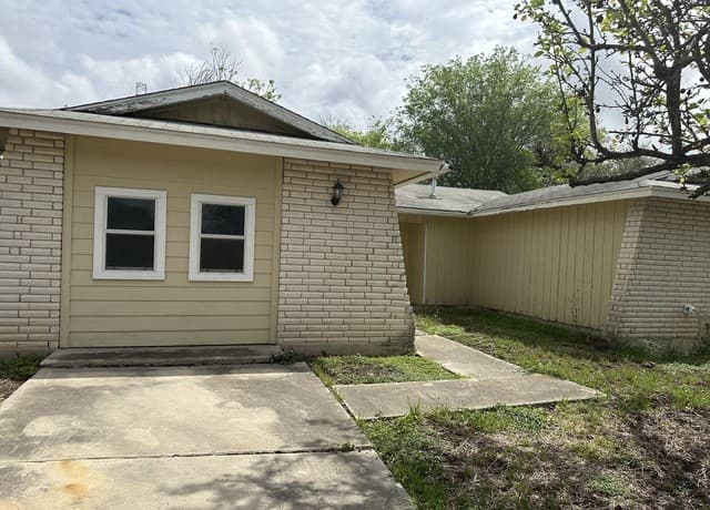 2-bedroom rental at 4911 Longfellow Blvd in San Antonio TX