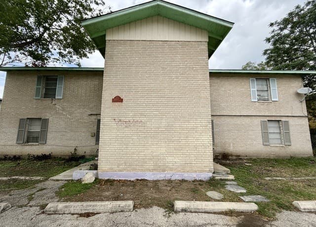 2-bedroom rental at 115 Victor Unit 1 in San Antonio TX