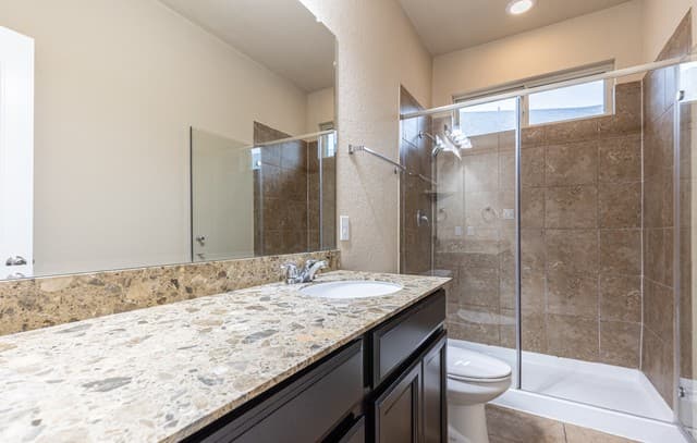 3-bedroom rental at 12427 Law Crk in San Antonio, TX — photo 5