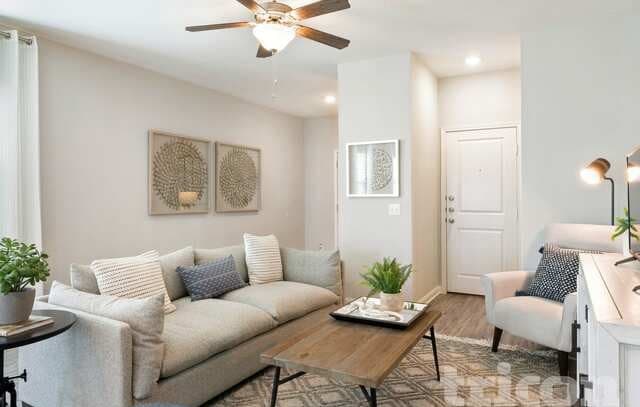 3-bedroom rental at 7438 Asp Pt in San Antonio, TX — photo 3