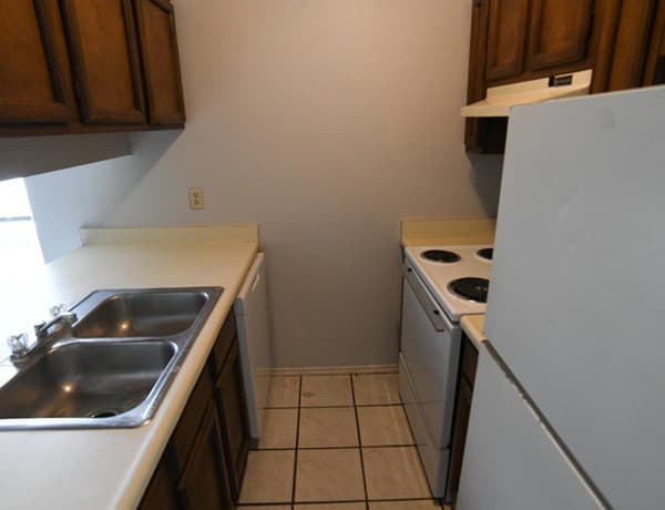 2-bedroom rental at 5529 Lochmoor Unit 2 in San Antonio, TX — photo 3
