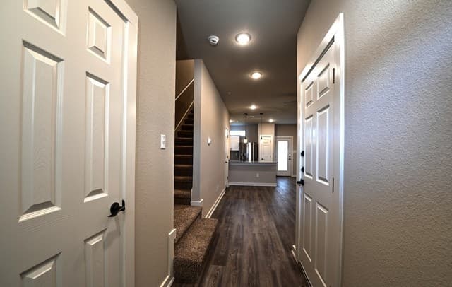 3-bedroom rental at 11326 Clearmine Unit 104 in San Antonio, TX — photo 2