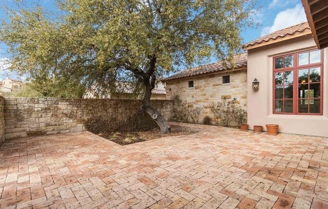 2-bedroom rental at 26 Di Lusso Dr in Boerne, TX — photo 4
