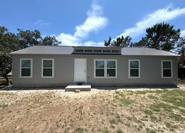 2-bedroom rental at 261 Blackfoot in Bandera TX