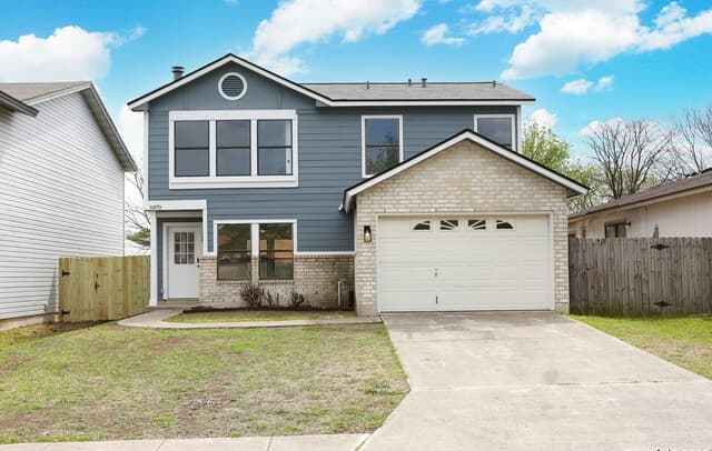 3-bedroom rental at 6870 Flaming Ridge in Converse TX