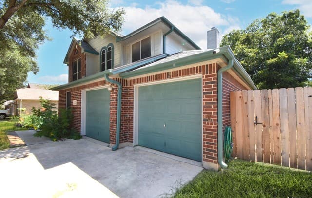 5-bedroom rental at 222 Tapwood Ln in Cibolo TX