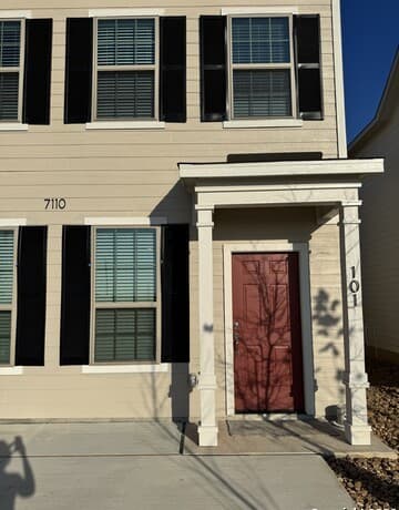 3-bedroom rental at 7110 Magnolia Creek Unit 101 in San Antonio TX