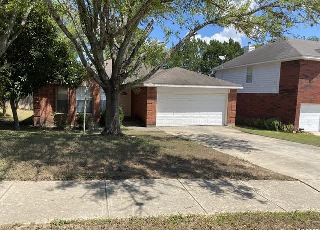 3-bedroom rental at 13106 Forum Road in Universal City TX